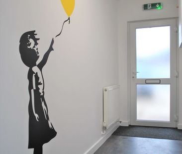 Grange Drive Room 4 - Photo 5