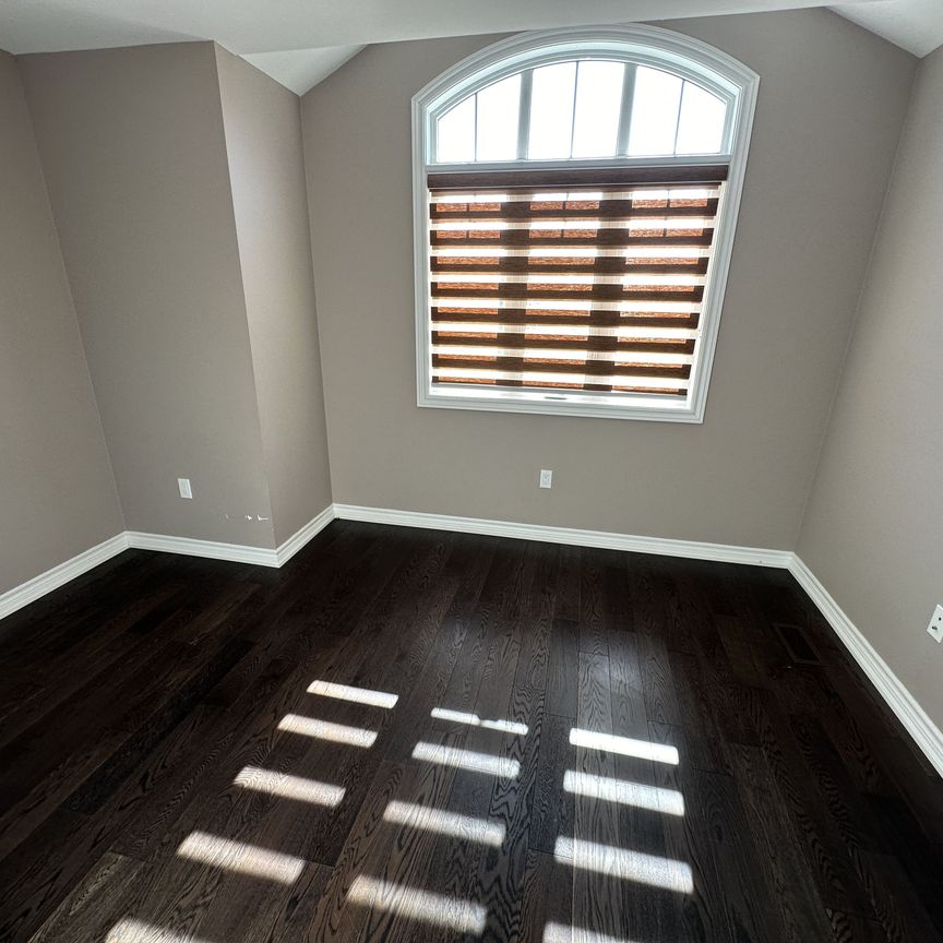 For Lease - 102 Jewel Street, Blue Mountains, Ontario - Photo 1