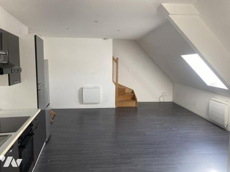 Seclin centre, studio avec chambre en mezzanine.500€ et 40€ charges .Dispo, frais:425€ - Photo 4