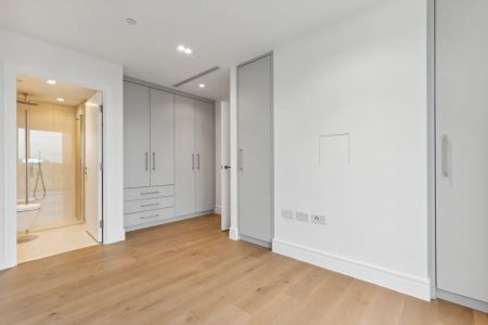 2 bedroom flat in Chiswick - Photo 5