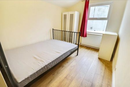 5 bedroom house to rent - Photo 2