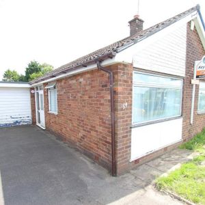2 bedroom bungalow to rent - Photo 2