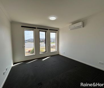 4 Bedroom Family Home in Great Location! - Photo 1