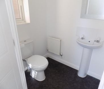 3 bedroom detached house to rent - Photo 4