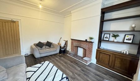 5 bedroom end of terrace house to rent - Photo 3