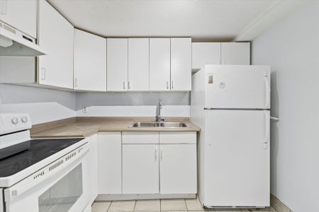 For Lease - 35 Twenty Fourth Street Unit# Lower, Toronto, Ontario - Photo 3