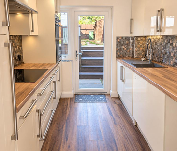 3 bedroom terraced house to rent - Photo 4