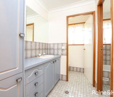 3 BEDROOM FAMILY HOME IN WINDRADYNE- Available Now!!! - Photo 6