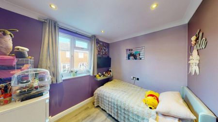 3 bedroom semi-detached house to rent - Photo 4