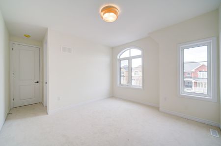 For Lease - 19 Kane Crescent, Aurora, Ontario - Photo 3