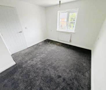 4 bedroom detached house to rent - Photo 3