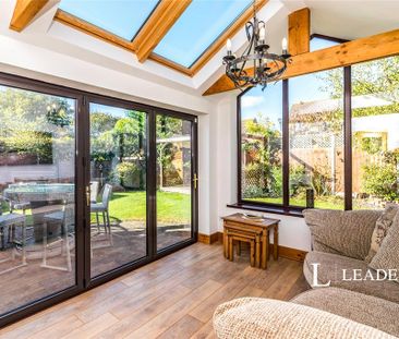 4 bedroom detached house to rent - Photo 5