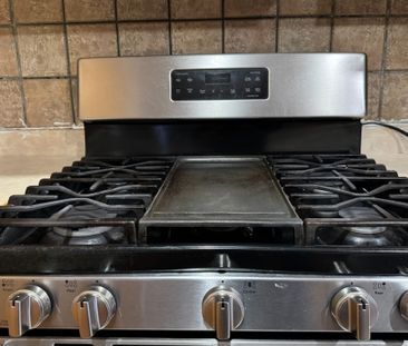 For Lease - 36 Foothill Street Unit# Main, Whitby, Ontario - Photo 5