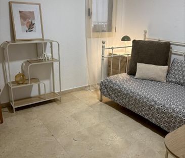 Apartamento de alquiler en Avinguda Eusebi Sempere, 11, Ensanche - ... - Photo 4