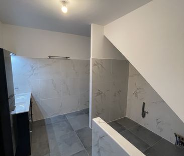 Location Maison 4 pièces 97m² ST PIERRE 97410 - Photo 5