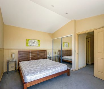 4 Bedroom 2 Bathroom Unit with a 2 Car Garage - Photo 5