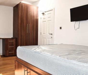 5 bedroom terraced house to rent - Photo 5