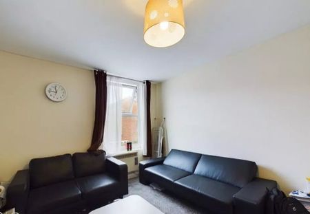 1 Bed Flat, Cardigan Gardens, LU1 - Photo 5