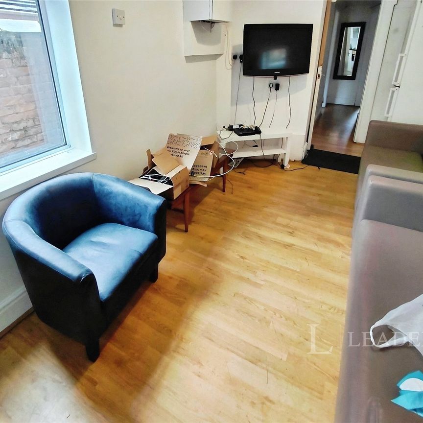 6 bedroom house to rent Standish Road, Manchester, M14 - Photo 1