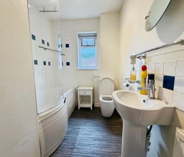 2 bedroom semi-detached house to rent - Photo 2