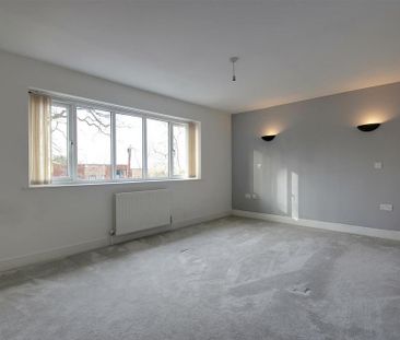5 bedroom detached house to rent - Photo 5