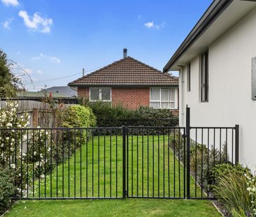 Modern Two Bedroom Unit - Photo 6