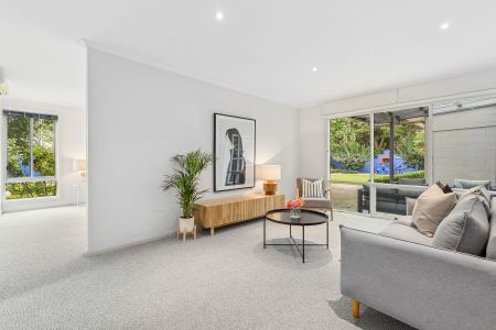 LUXURY LIVING IN THE HEART OF CANBERRA'S WINE REGION - Photo 3