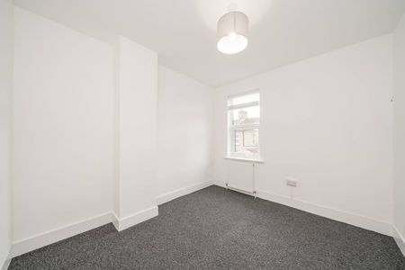 Glenavon Road, E15 - Photo 5