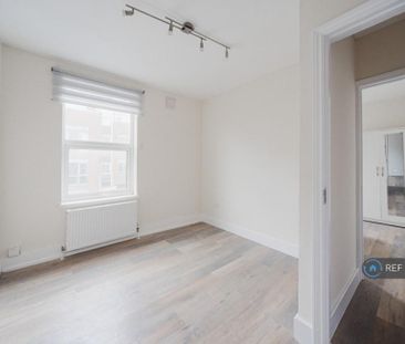 3 bedroom flat to rent - Photo 6