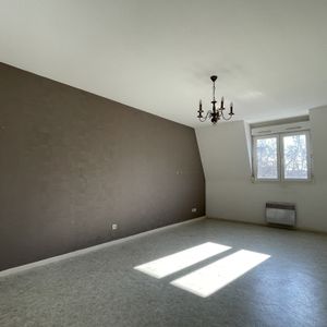 APPARTEMENT LUMINEUX T2 DE 50m2 AU 4ÈME ÉTAGE RÉSIDENCE DE VALOIS - Photo 2