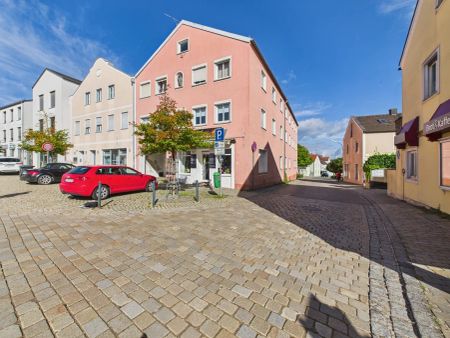 Geräumige 3-Zimmer-Wohnung in älterem Gebäude inmitten des Marktes Kösching, direkt am Marktplatz! - Photo 4