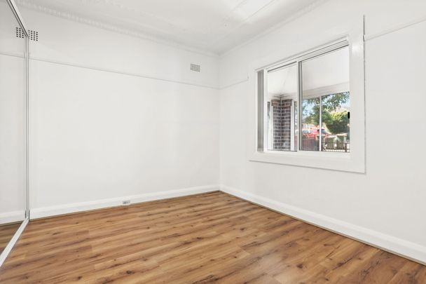 72 Lancaster Avenue, Melrose Park NSW 2114 - House For Rent | Domain - Photo 1