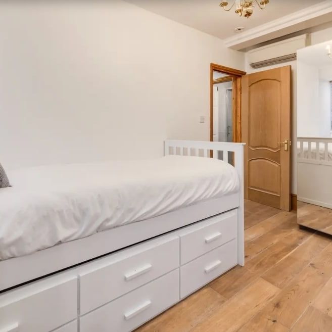 Cockspur Street - Photo 1