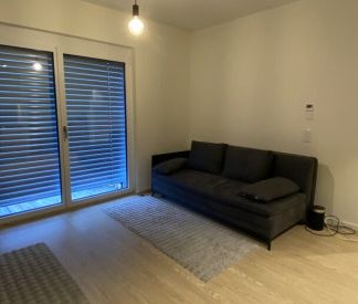 Moderne und geräumige Garconniere in zentraler Stadtlage - Photo 1