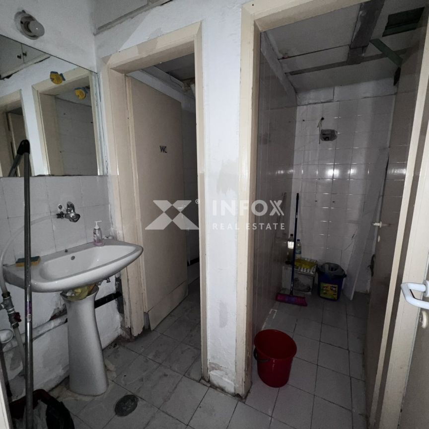 ΕΝΟΙΚΙΑΖΕΤΑΙ ΥΠΟΓΕΙΟ ΚΑΤΑΣΤΗΜΑ ΣΤΟ ΚΕΝΤΡΟ ΤΗΣ ΚΑΛΑΜΑΡΙΑΣ – 120 τ.μ. - Φωτογραφία 1