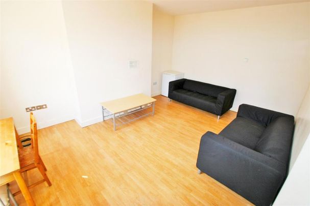 6 bedroom detached house to rent - Photo 1