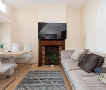 4 bedroom terraced house to rent - Photo 2