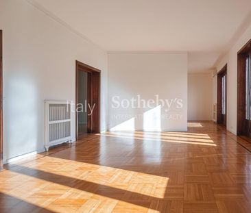 Ampio appartamento di rappresentanza in zona Porta Nuova - Photo 1