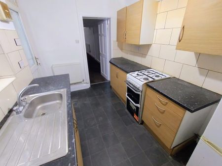 3 bedroom terraced house to rent - Photo 4