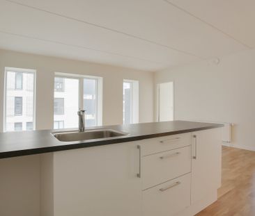 ATTRAKTIV 4-VÆRELSES LEJLIGHED PÅ ETERNITTEN<br> - Photo 4