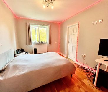 5 bedroom detached house to rent - Photo 5