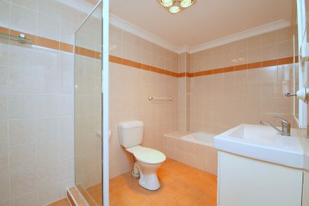 Top Floor Two Bedroom Unit - Photo 5