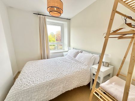 Park Lane, Chippenham - Photo 4