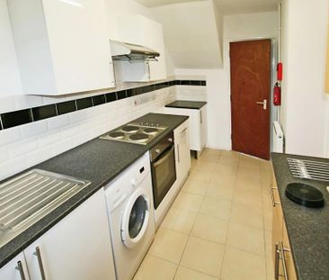 1 bedroom in a house share to rent - Photo 6
