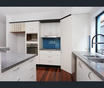 Modern and Stylish - Close to Everything - Photo 6