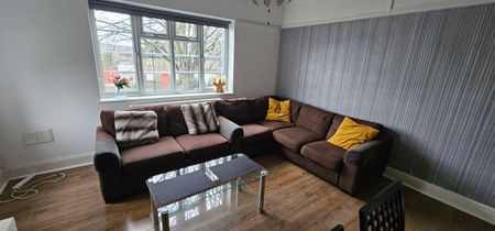 Lampton Road, Hounslow TW3, London - Photo 2