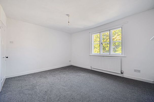 Meadrow, Godalming, Surrey, GU7 - Photo 1