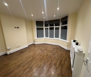 2 Bed Maisonette, Melfort Road, CR7 - Photo 2