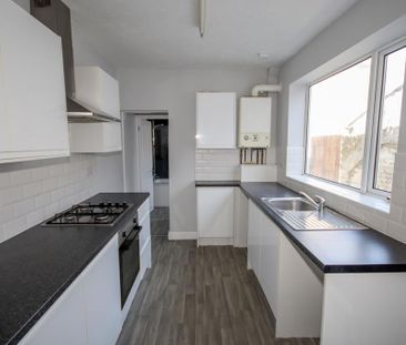 3 bedroom terraced house to rent - Photo 6