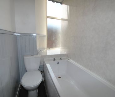 3 bedroom apartment to rent - Photo 4